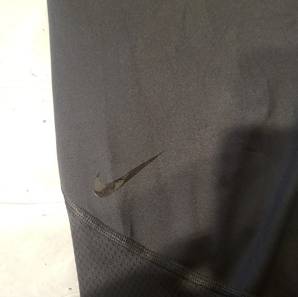 Nike Pro Hypercool Black Leggings, Size Large (26) - Picture 6 of 6